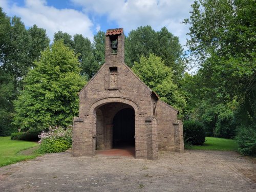 The H. Kruis Chapel (kapel) at Hooijdonk